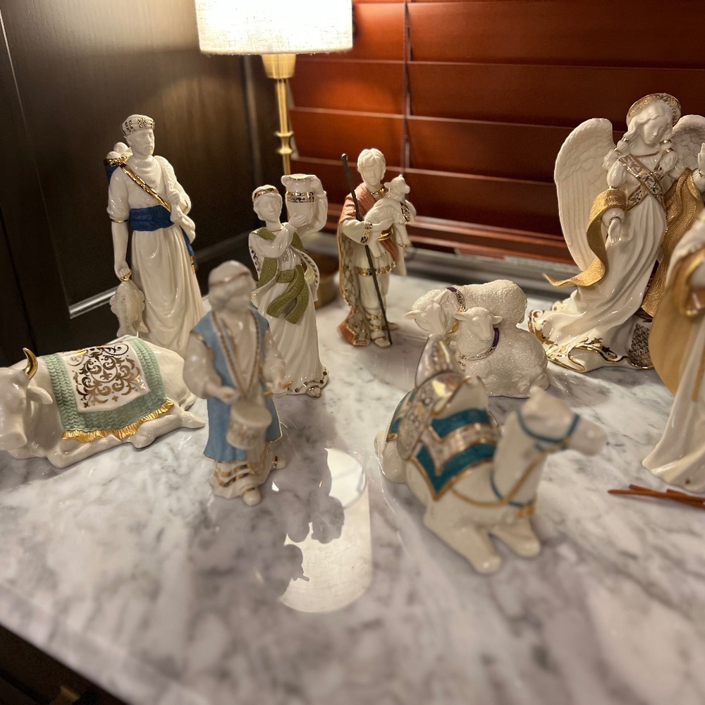 Lenox First Blessing Nativity (8 pcs of 16 piece set) 2 of 2